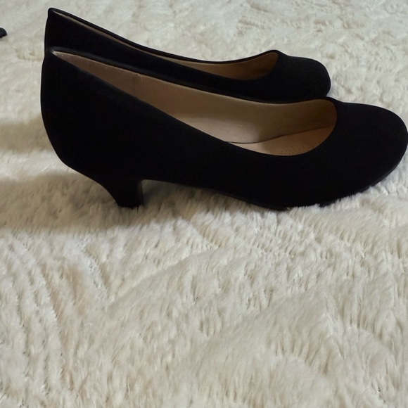 Black Pumps Like New Size 6 - Picture 1 of 4